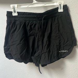 Alphalete black running short